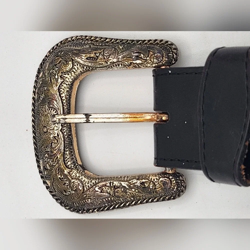 Levis distinguished accessory